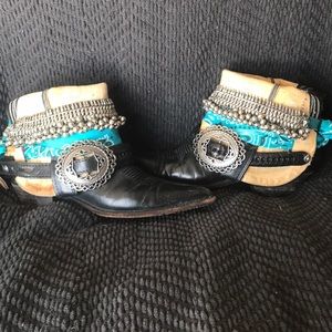 Jingle BOOTS! With removable cuffs